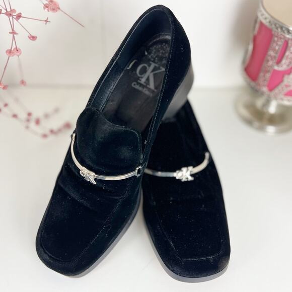 Calvin Klein Black Tiffany Velvet Heeled Loafers Silver Logo Hardware Size 8 M - Picture 5 of 12